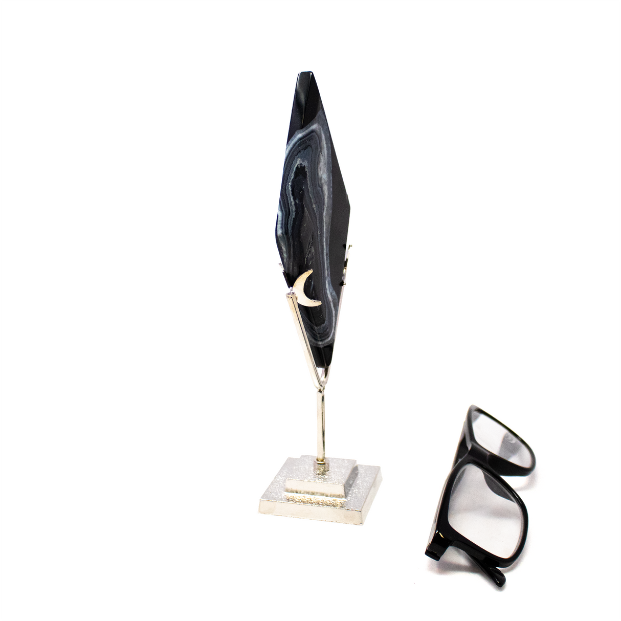 Sardonyx Diamond Shape on Metal Stand