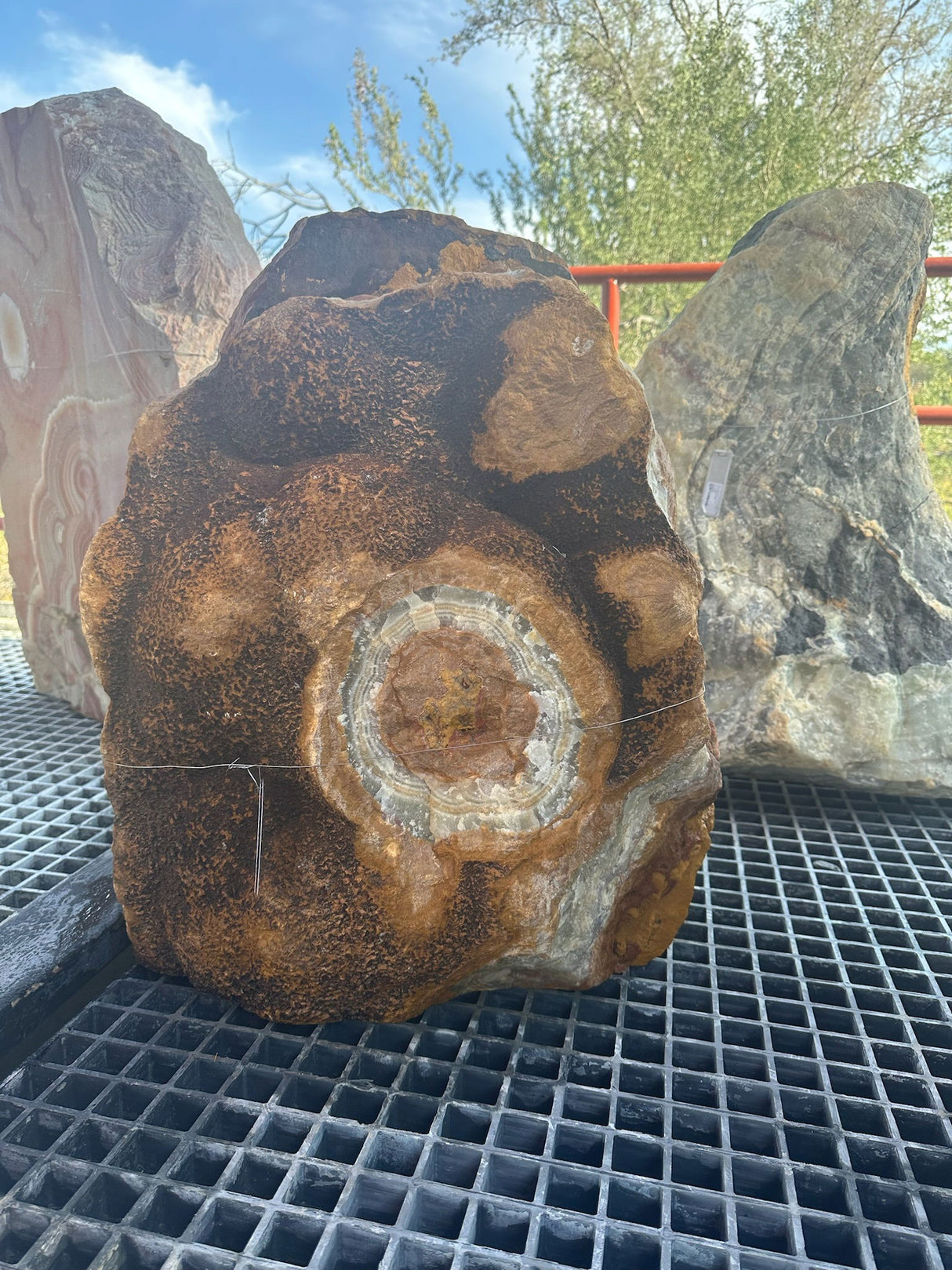 Green Talan Onyx Boulder Fountain - Bulls Eye