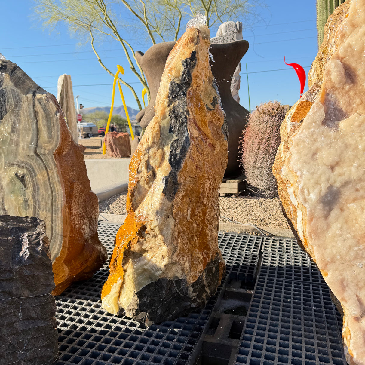 Green Talan Onyx Fountain - Pillar Boulder with Black
