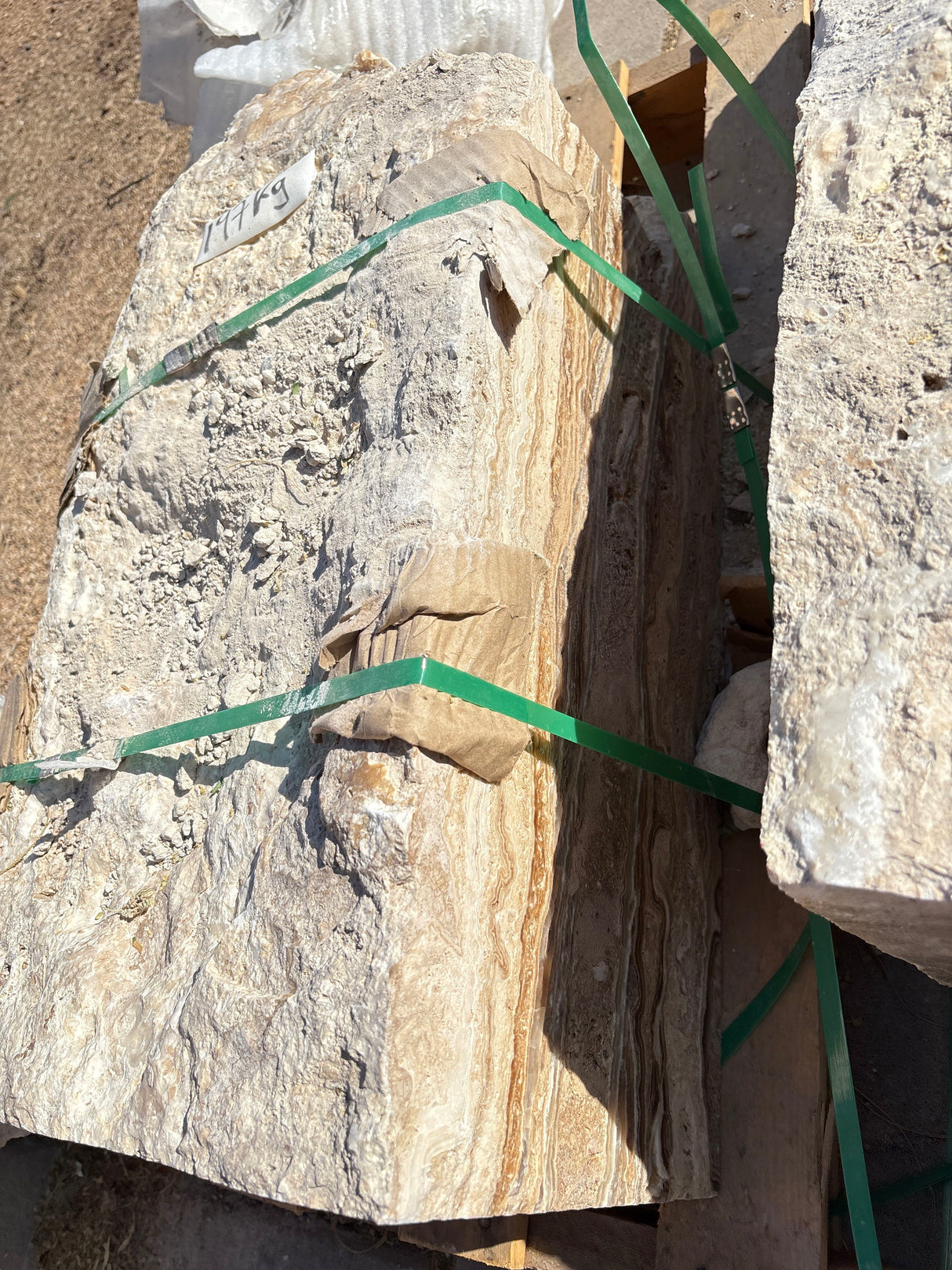 Granola Amber Onyx Fountain ***NO Basin - 3 Cut Sides