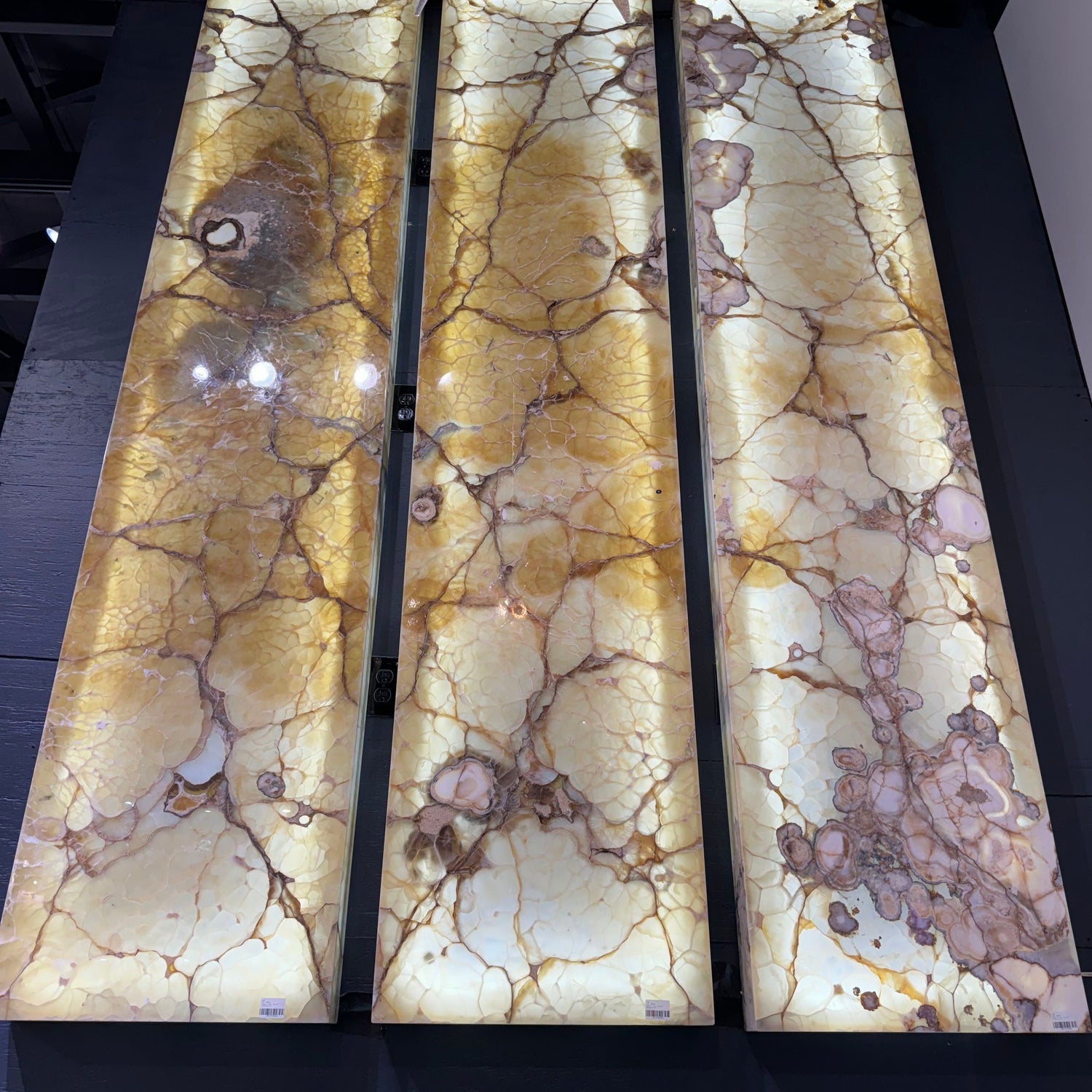 Pearlescent Onyx Wall Panel - Single (center)