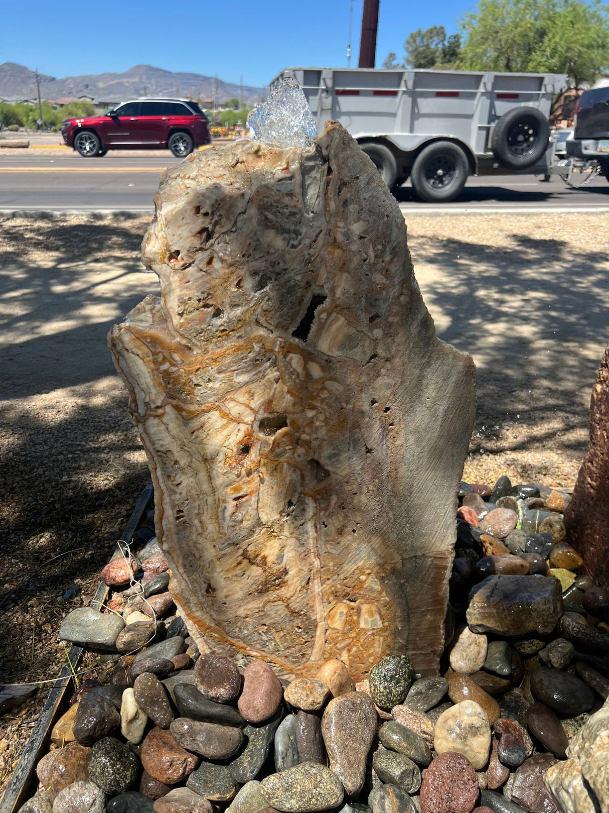 Cafe Onyx Fountain With 1 Cut Side