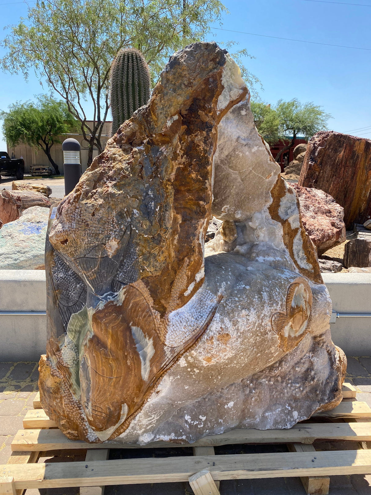 Green Talan Onyx Reef Carving With Fish Fountain