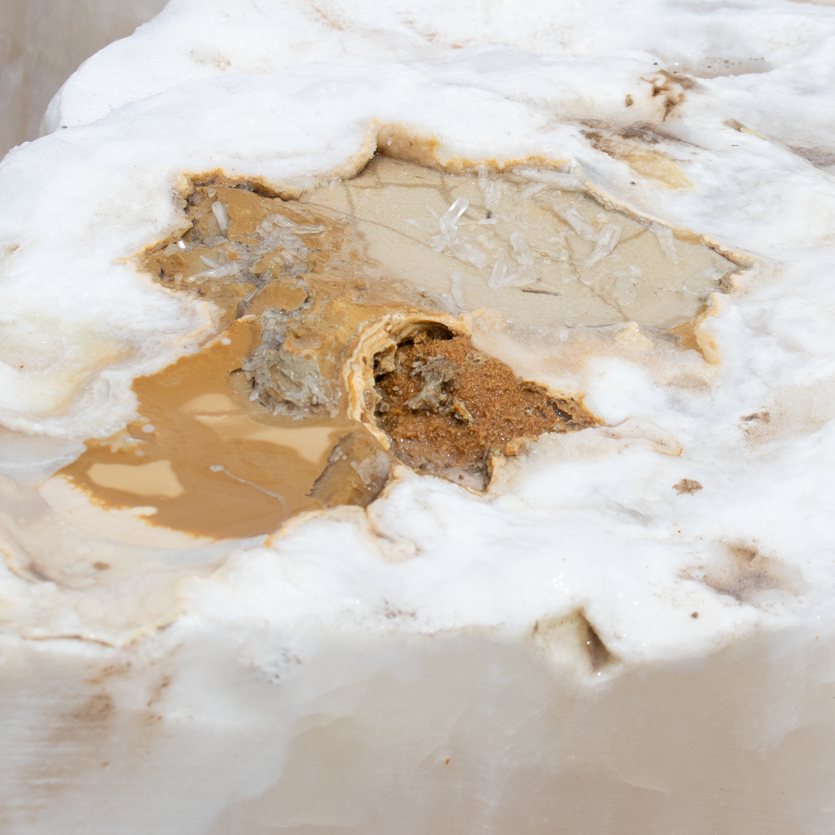 Ice White Onyx Boulder Fountain - V Cut Shape