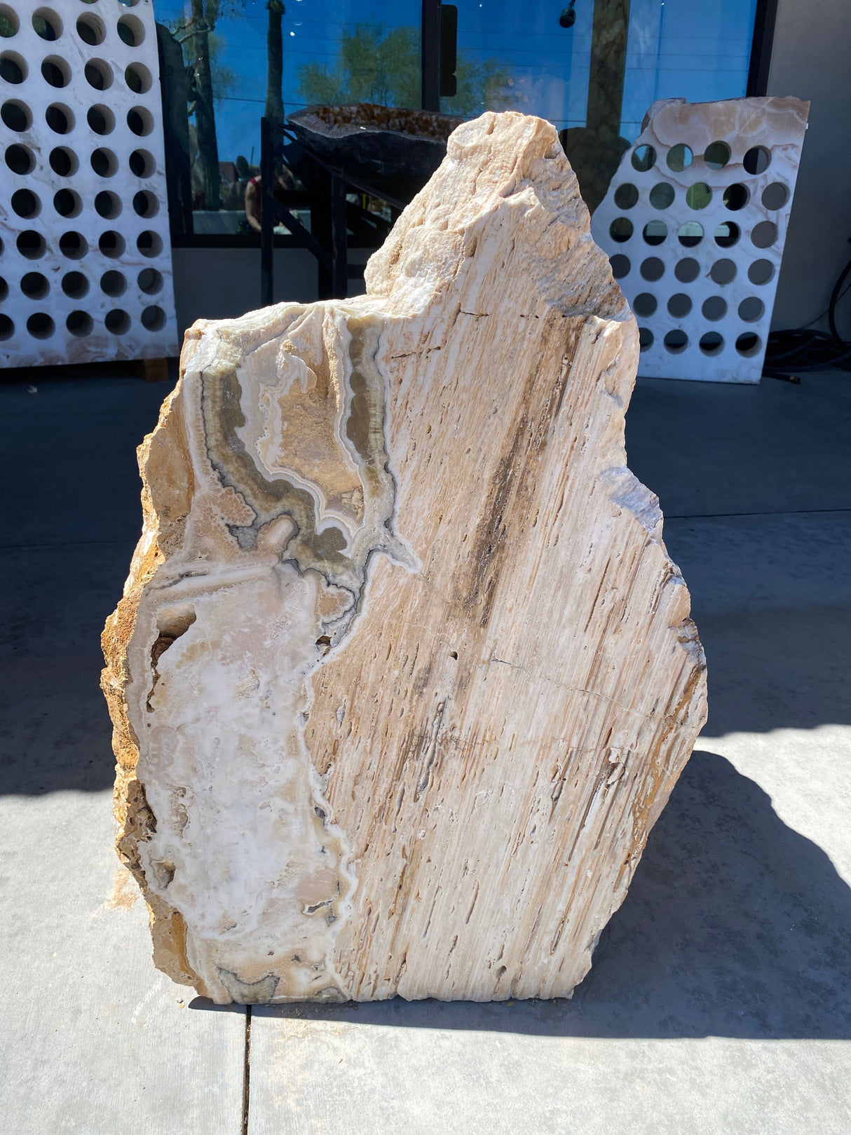 Fossil Onyx Fountain - Single Side Cut Mitten Shape