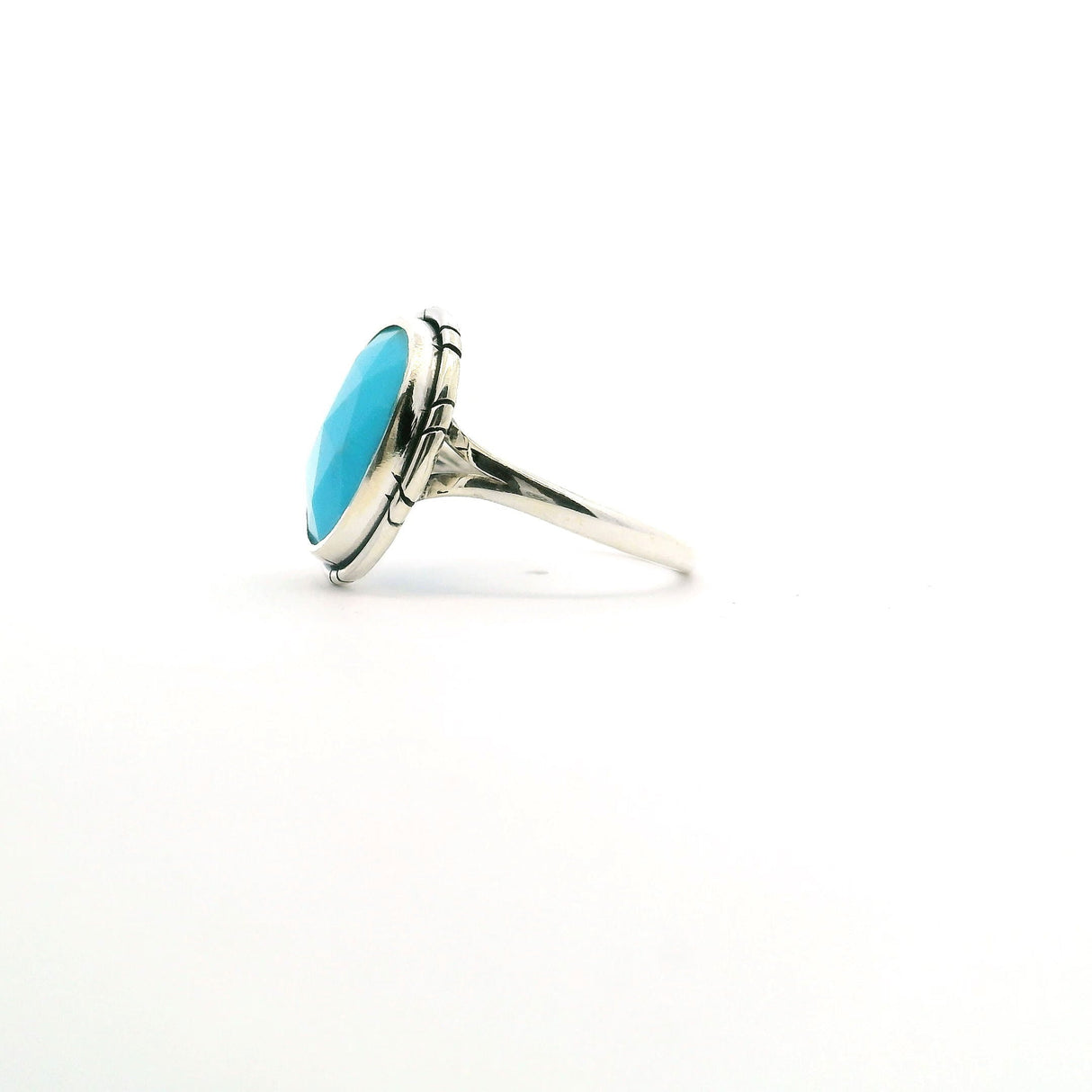 New Mexican Turquoise Ring - Faceted Round Bezel Set with Stamped Line Detail & Double Band in 925 Sterling Silver sz7