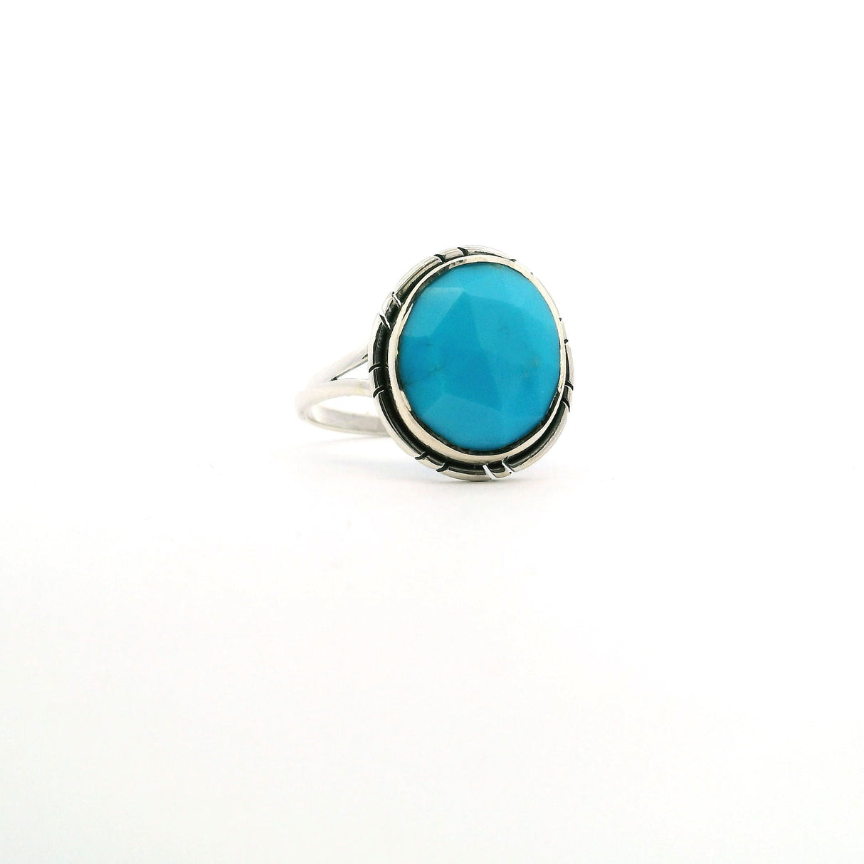 New Mexican Turquoise Ring - Faceted Round Bezel Set with Stamped Line Detail & Double Band in 925 Sterling Silver sz7