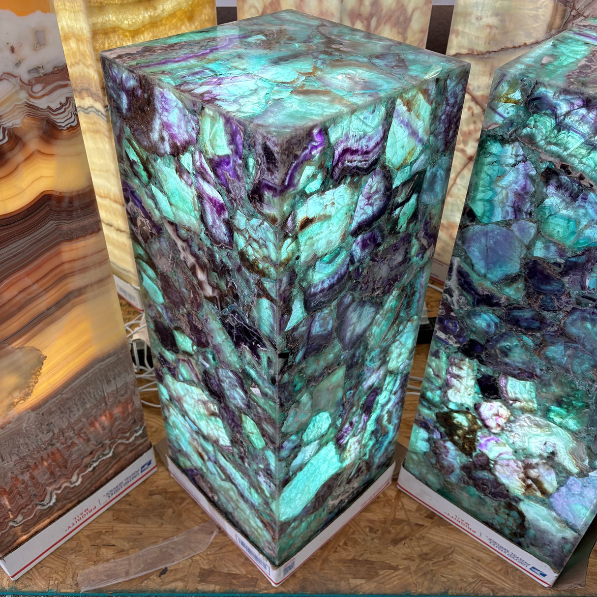 Fluorite Square Pedestal Luminary 32"