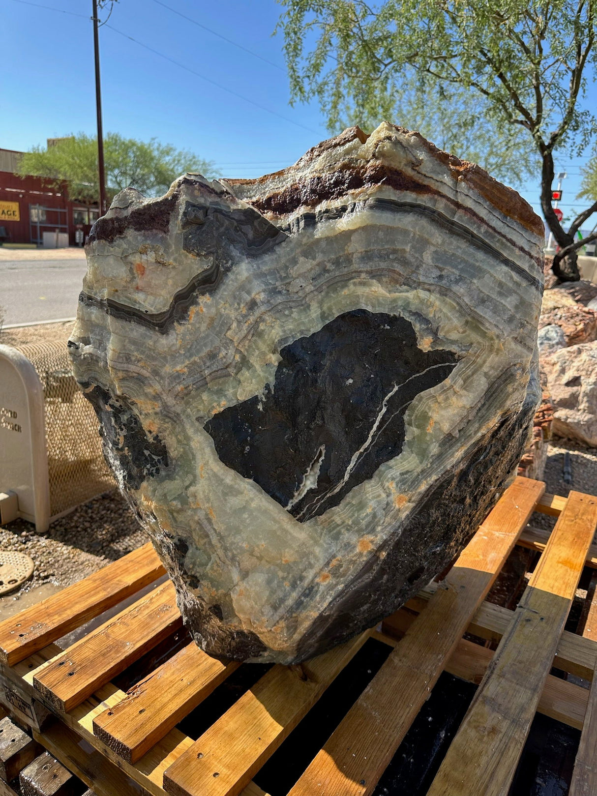 2 Hole Green Talan Onyx Boulder Fountain