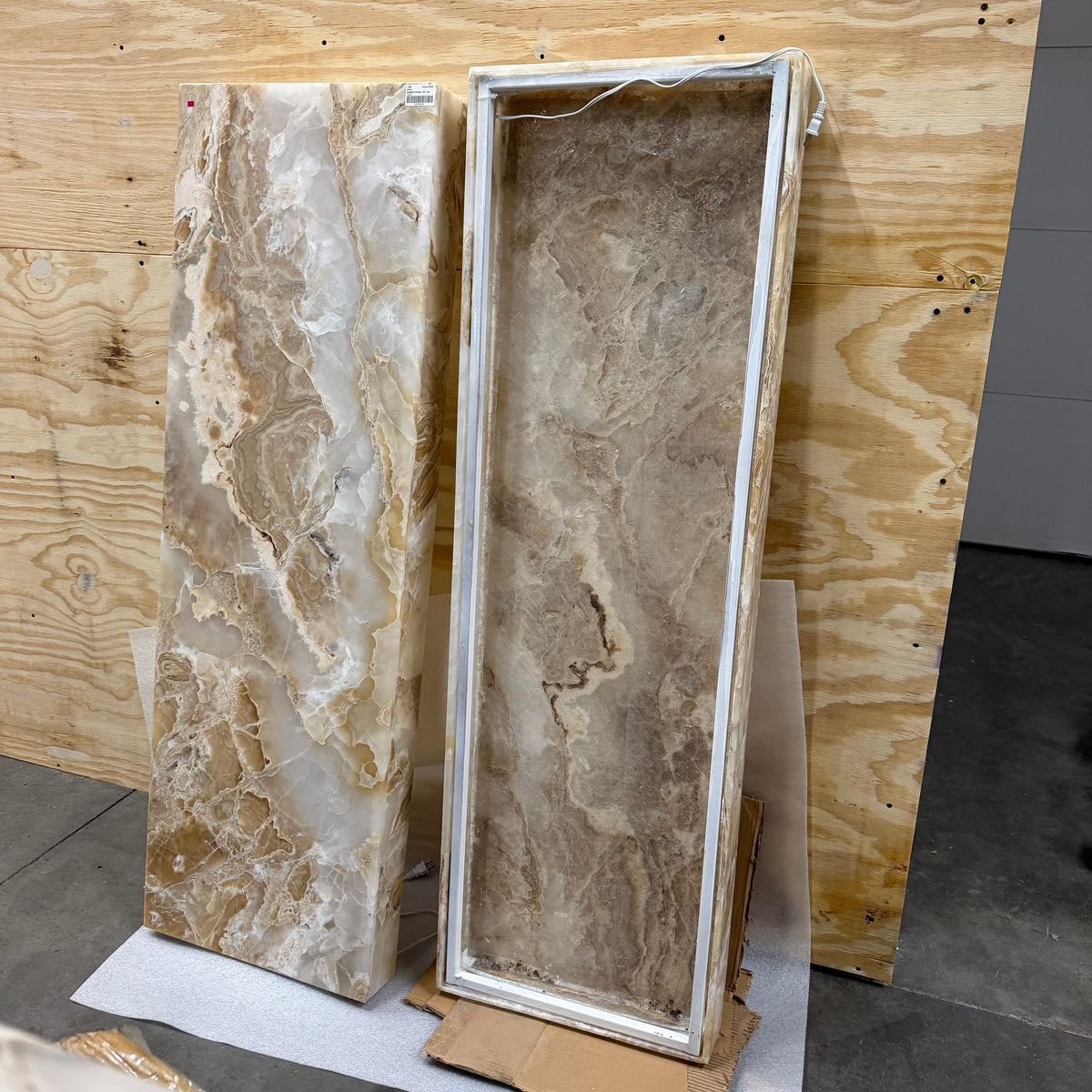 Single Amber Onyx Wall Panel (4)