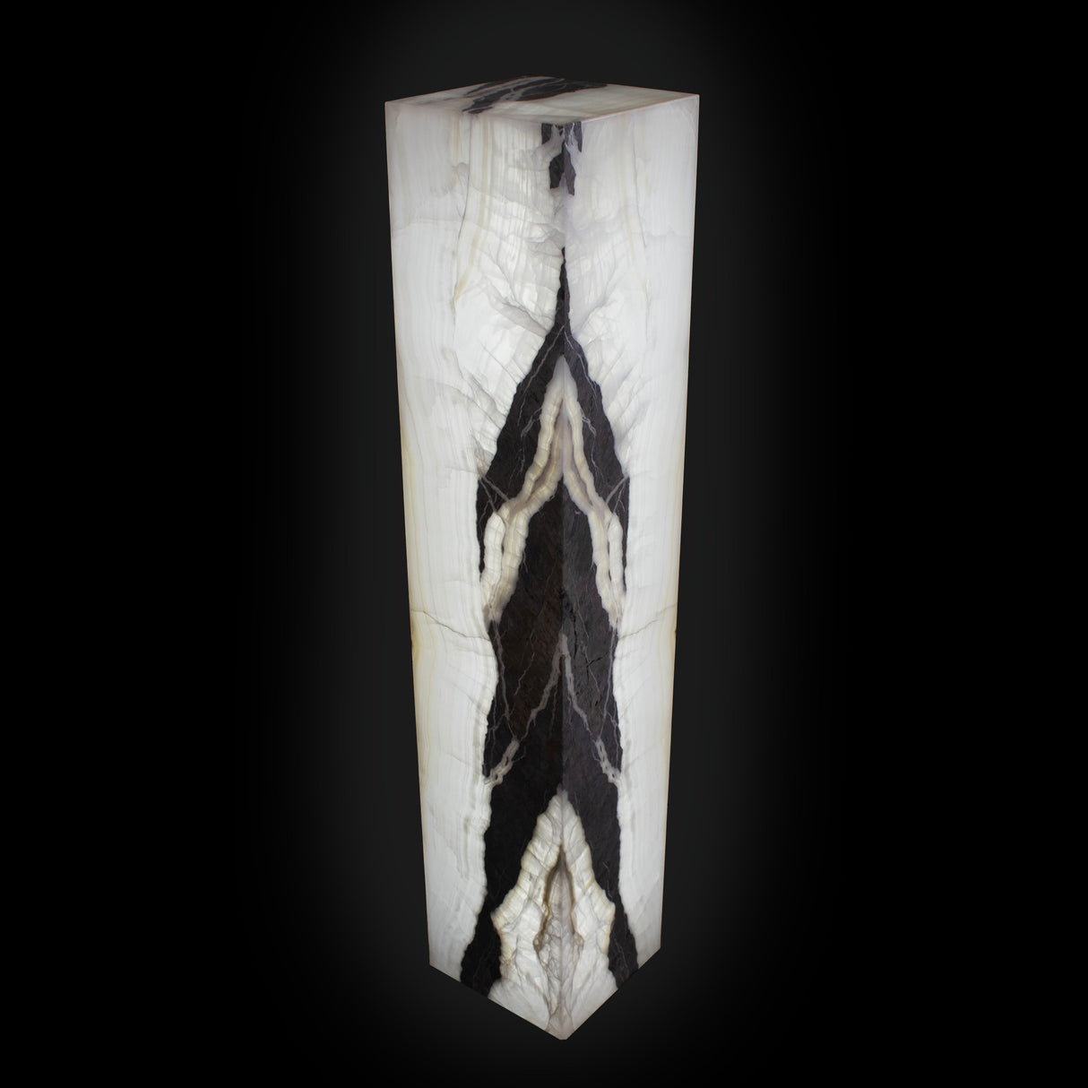 Cristalino Gray Arrowhead Onyx Pedestal Luminary 61"
