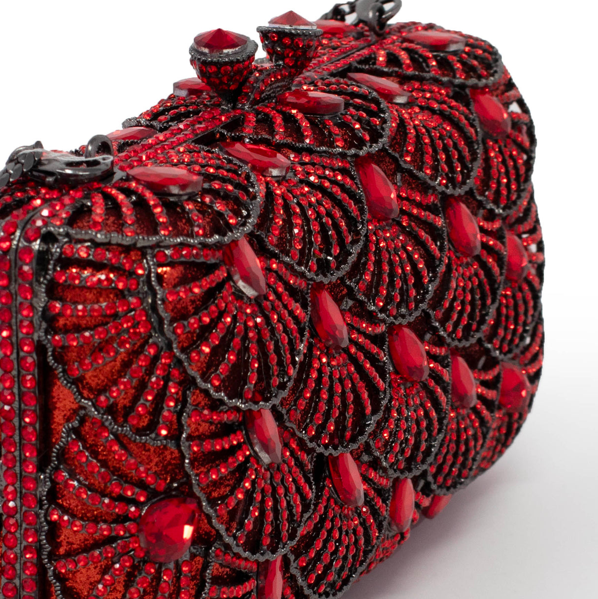 Scallop Design Jewel Purse with Radial Patterns & Chain