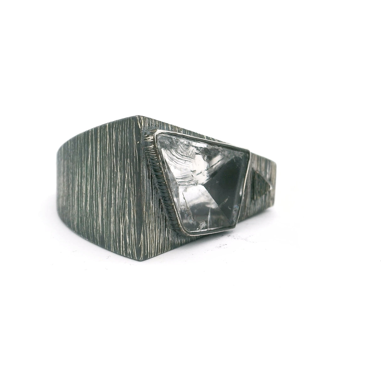 Quartz 4 Directions Ring Trapezoid Cut Bezel Set in Oxidized 925 Sterling Silver Pointed Design - Light Angles