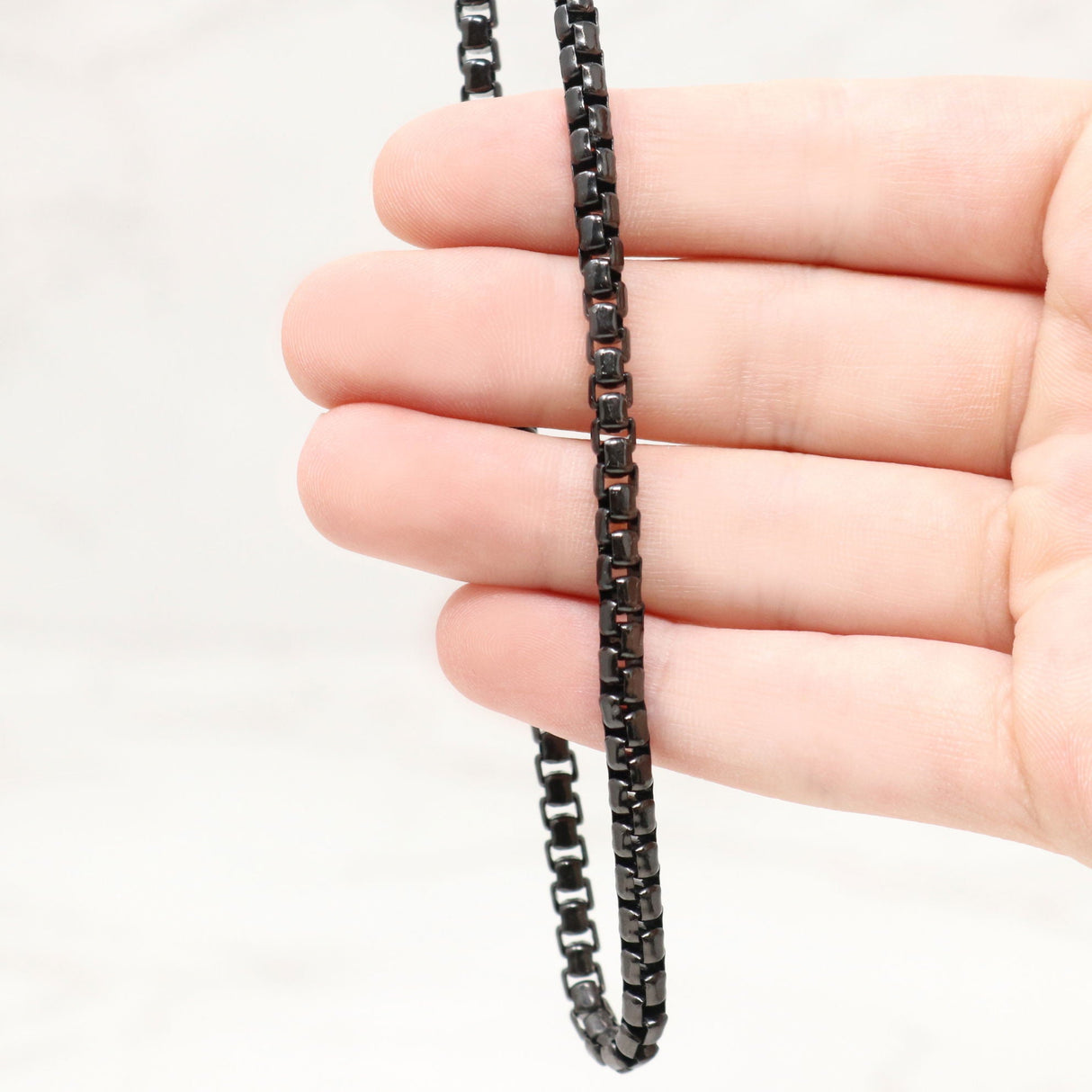 18" Ruthenium Round Box Chain