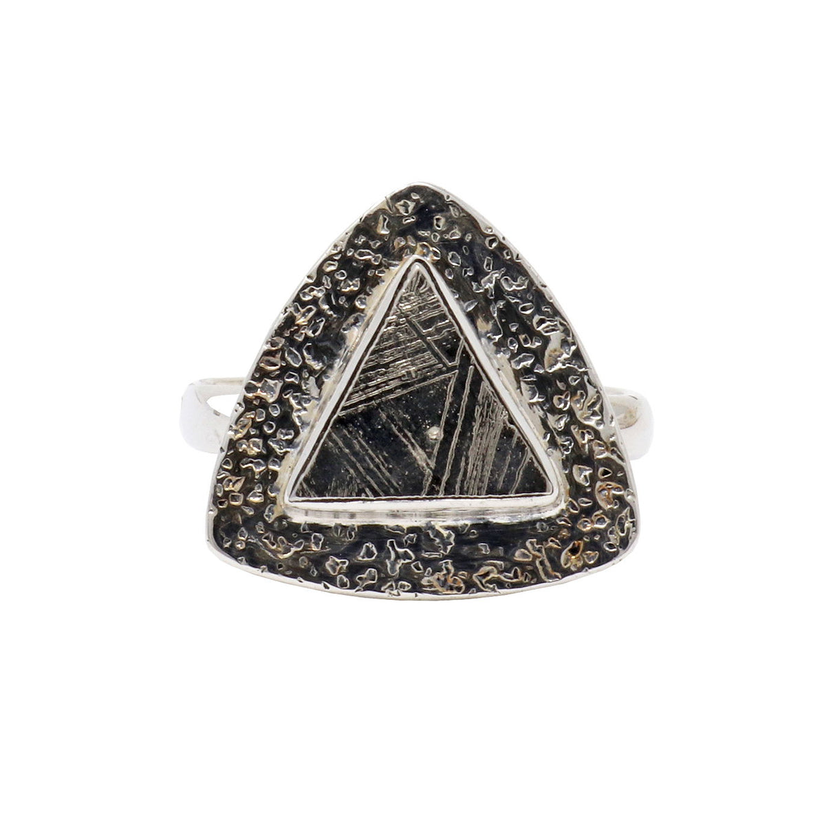 Muonionalusta Meteorite Ring – Textured Triangle with Silver Inlay and Rounded Edges