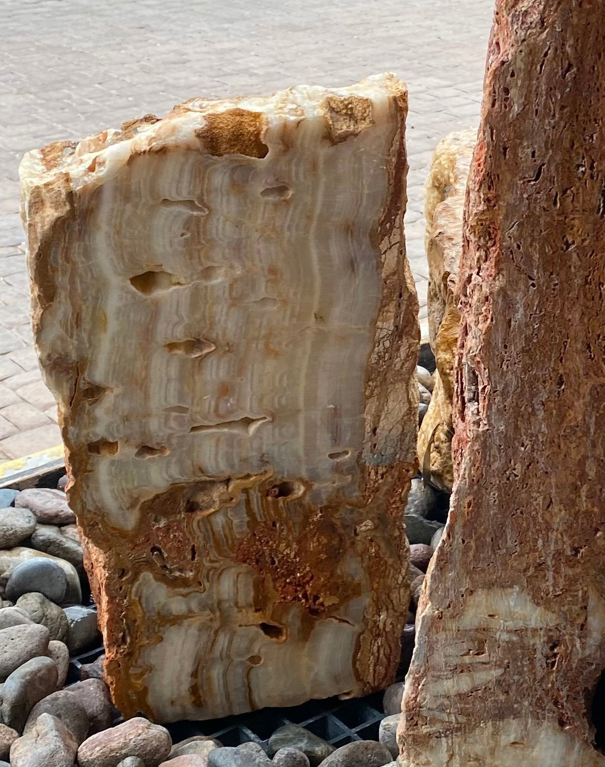 Tekkis Onyx Block Fountain