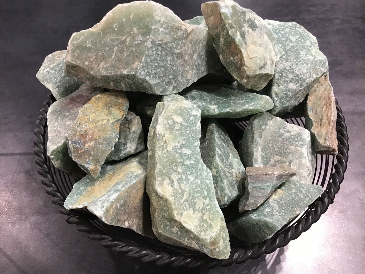 Minéraux verts mélangés bruts du Brésil / oz.