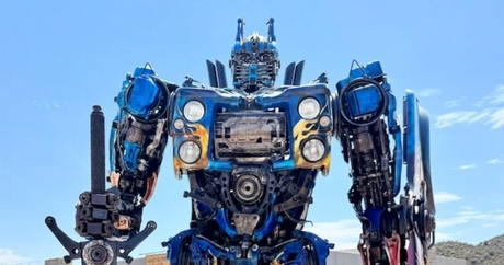 City Sun Times | Rare Earth Gallery Unveils 15-Foot Optimus Prime-Inspired Statue