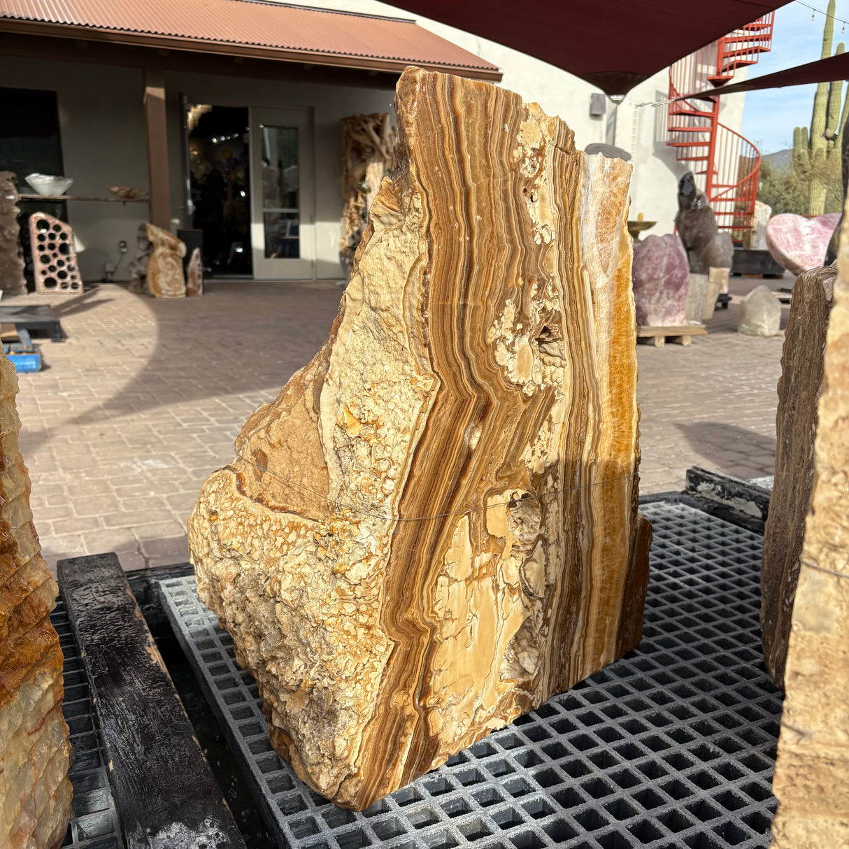 Chocolate Onyx Boulder Fountain - Single Cut Side
