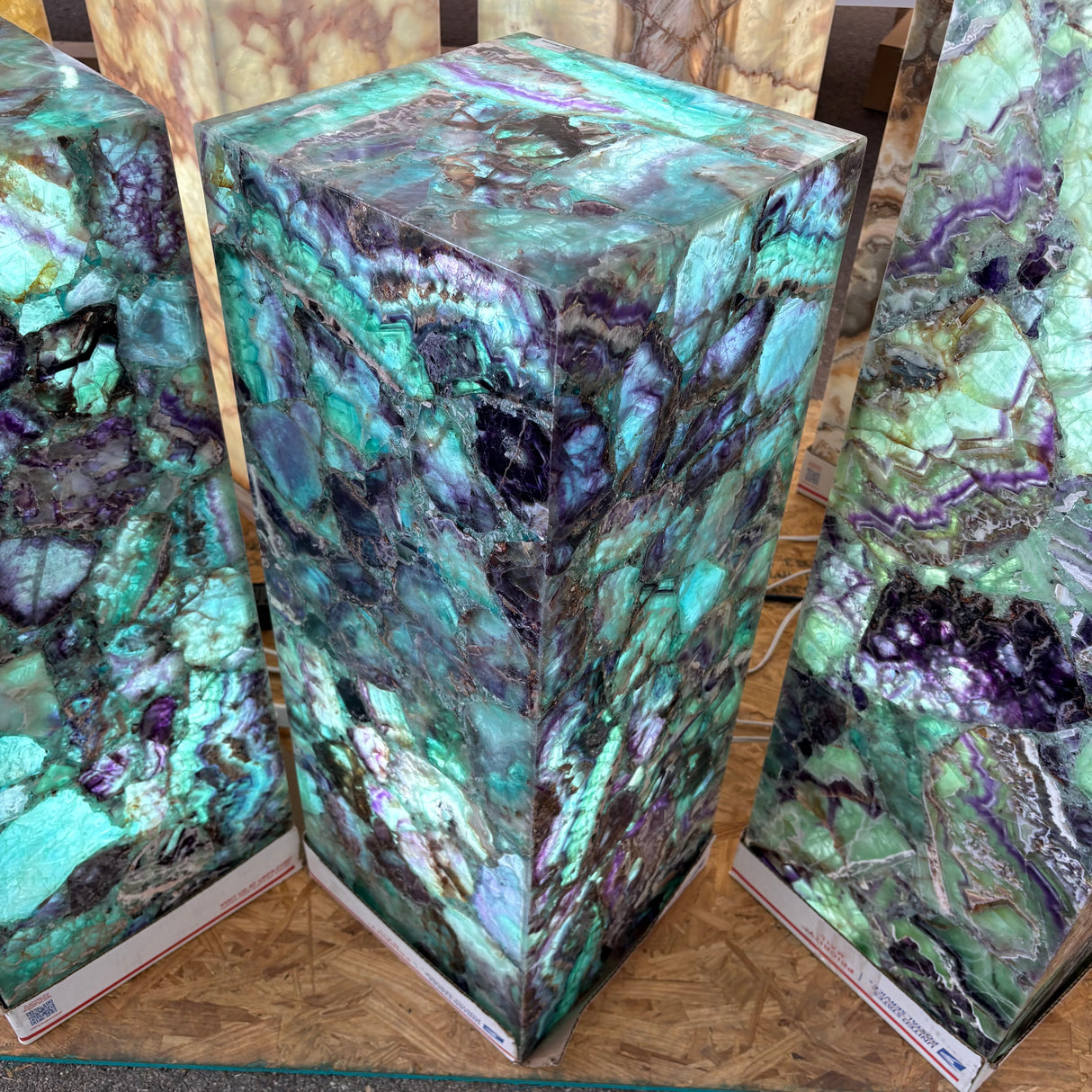 Fluorite Square Pedestal Luminary 32"