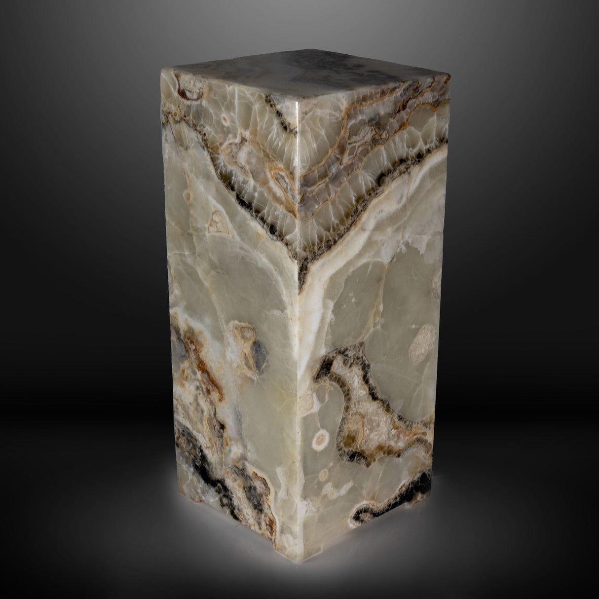 Pearlescent Onyx Pedestal Luminary