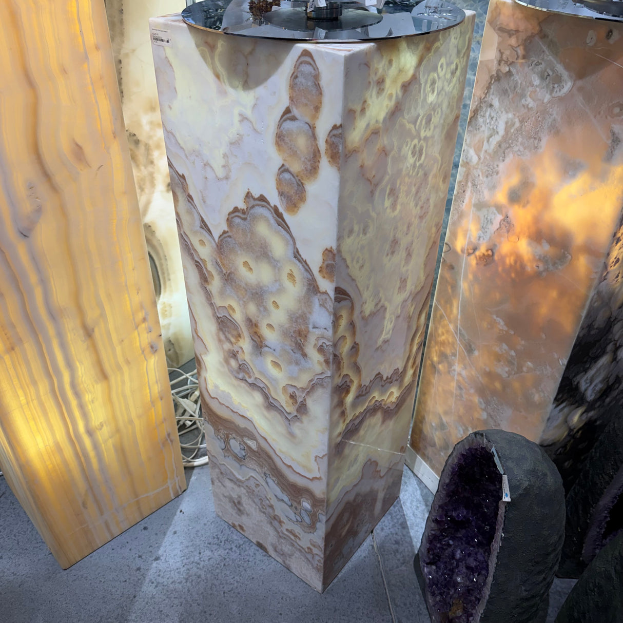 Luminaire sur socle carré Onyx du Désert Blanc