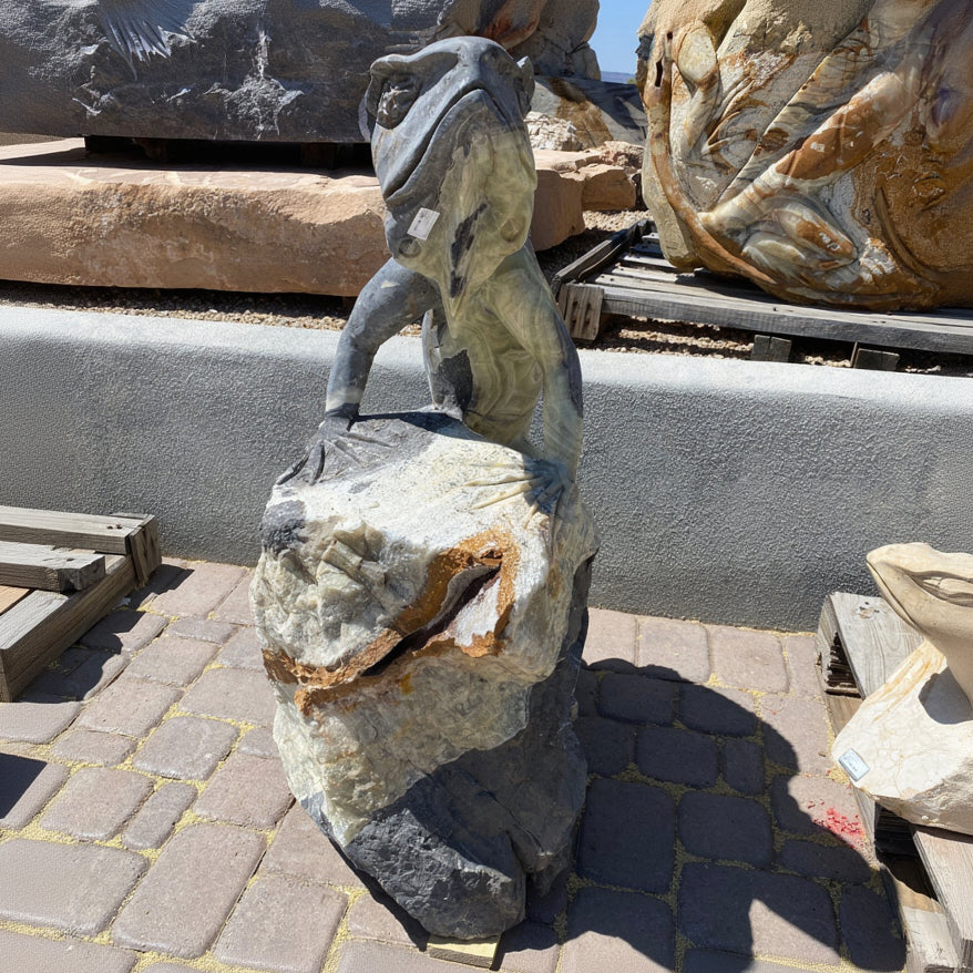 View of Green Talan Onyx Iguana Carving - Single