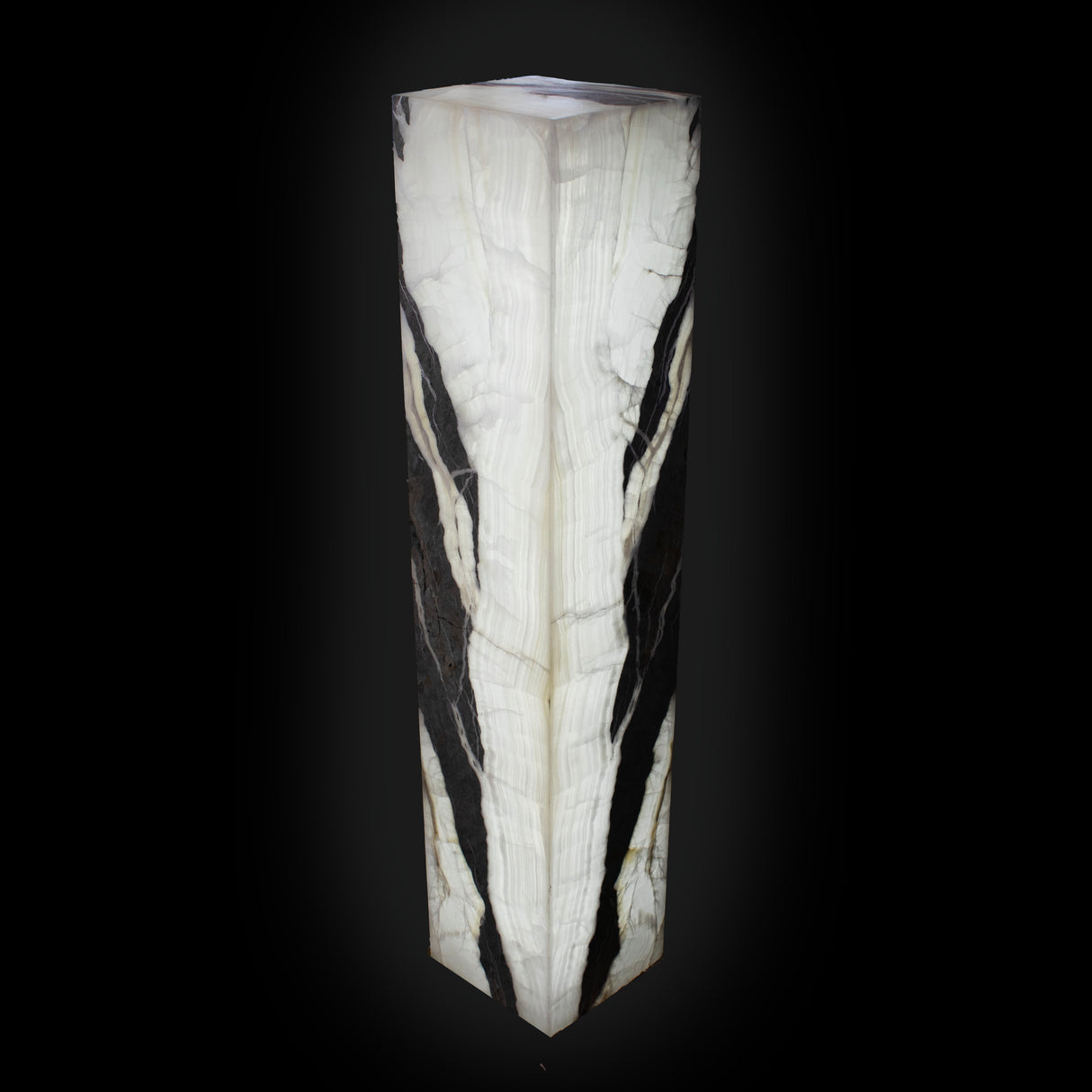 Cristalino Gray Arrowhead Onyx Pedestal Luminary 61"