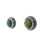 Boucles d'oreilles clous émeraude avec cristaux Swarovski blancs et marcassite