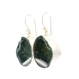 Boucles d'oreilles pendantes géodes - Taille moyenne serties dans un chaton en argent foncé