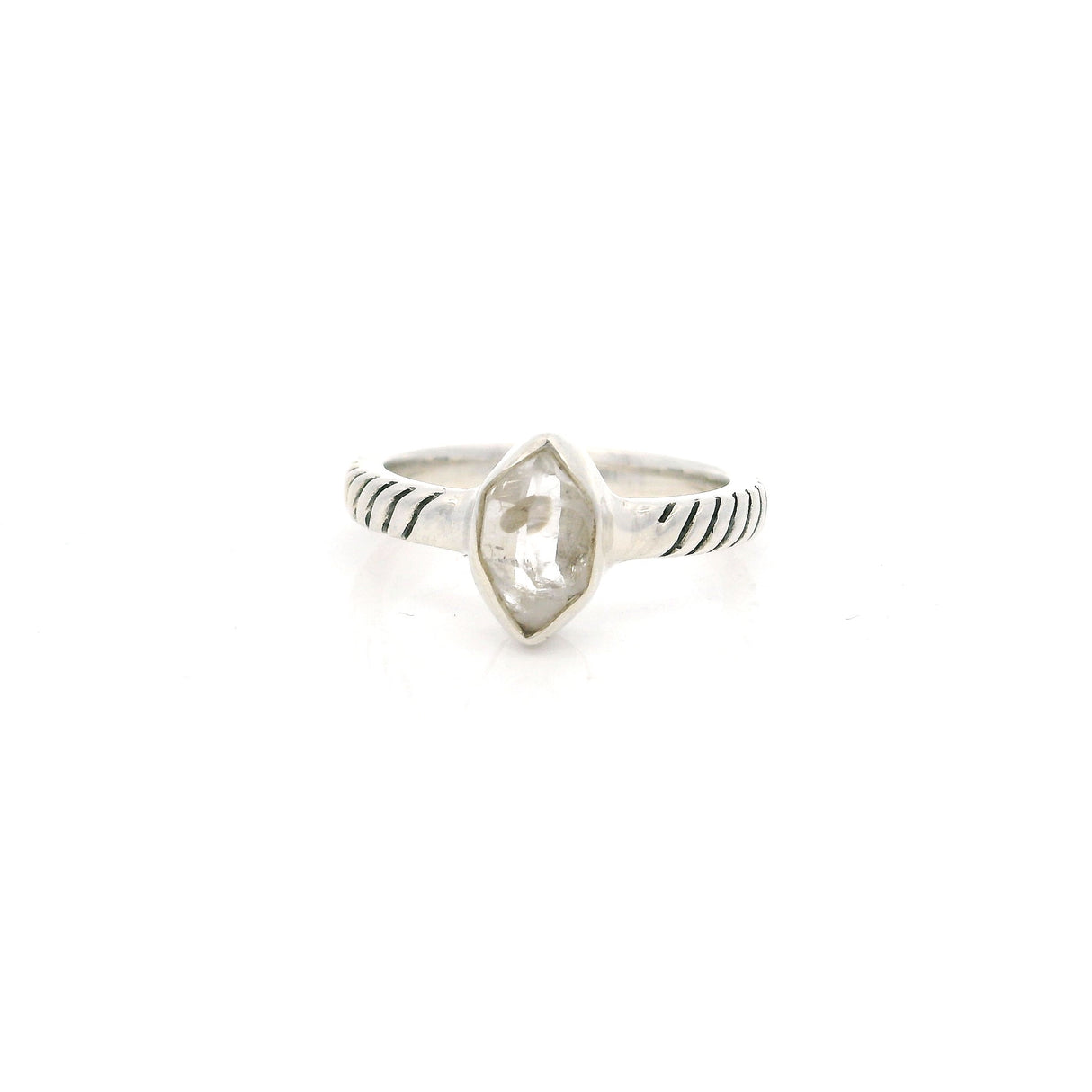 Bague diamant Herkimer - Forme libre à facettes simple avec serti clos en argent sterling 925 et jonc estampé taille 7