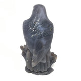 Sculpture d'aigle en agate avec excellent placement perché sur un arbre