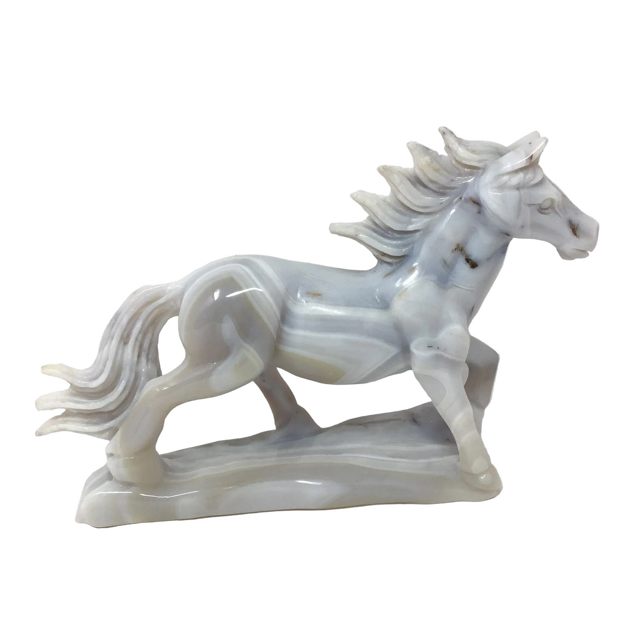 Cheval sculpté en Agate Blanche Dendritique en Position de Trot