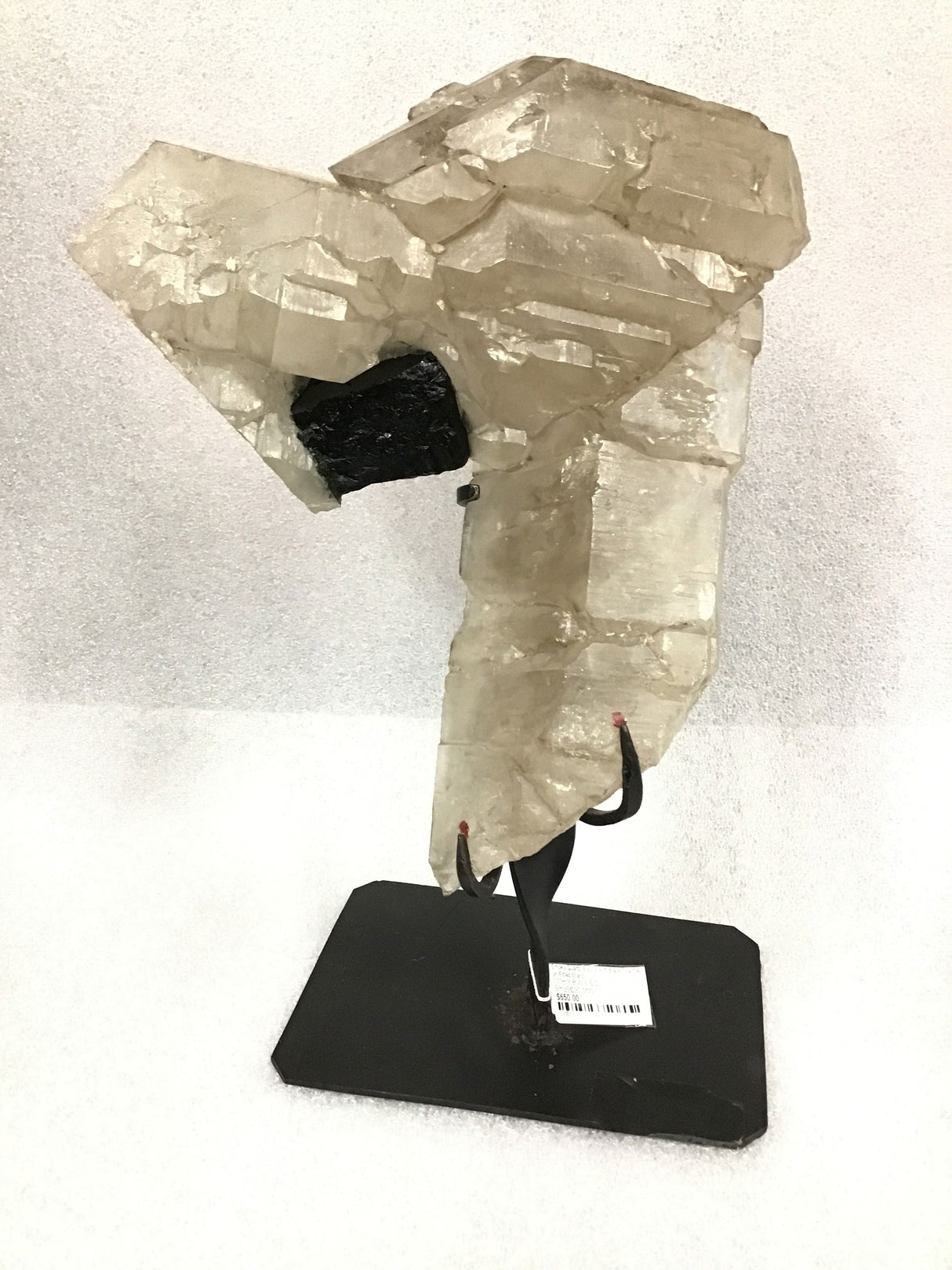 Quartz fumé élestial avec tourmaline noire sur support ajusté