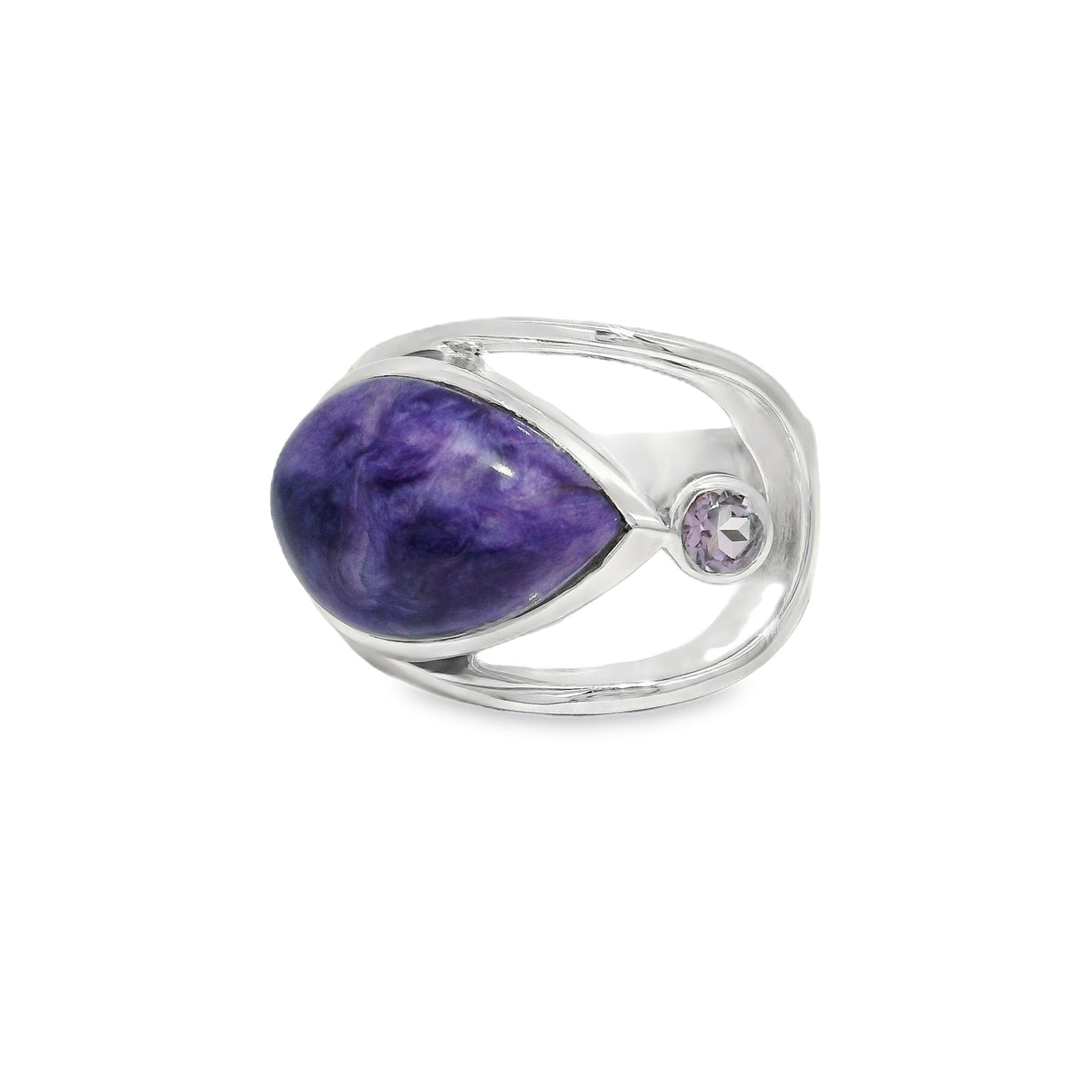 Bague en Charoïte Taille 9 - Cabochon Poire avec Améthyste Ronde Facettée et Chaton en Argent Sertis sur un Dessus de Bague Ouverte