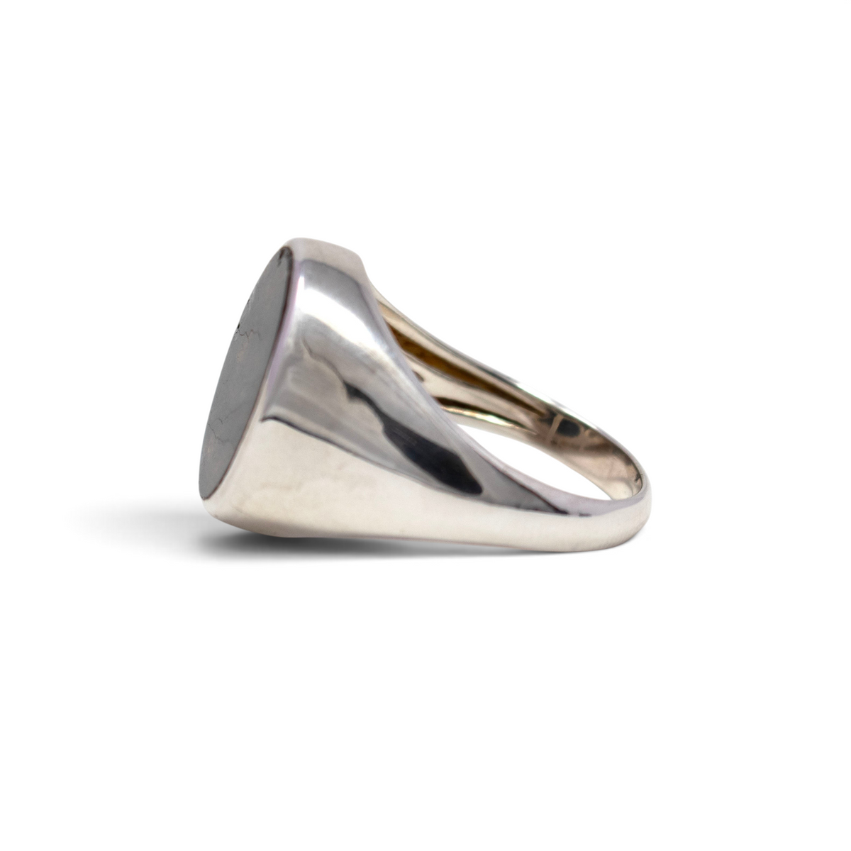 Polished sterling silver labradorite signet ring shown from the side profile