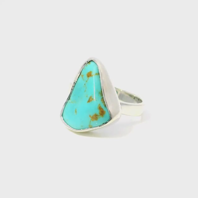 New Mexican Turquoise Ring - Polished Triangular Freeform Bezel Set in Simple 925 Sterling Silver sz9