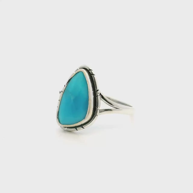 New Mexican Turquoise Ring - Faceted Rounded Sideways Triangle Bezel Set with Stamped Line Detail & Double Band in 925 Sterling Silver sz7