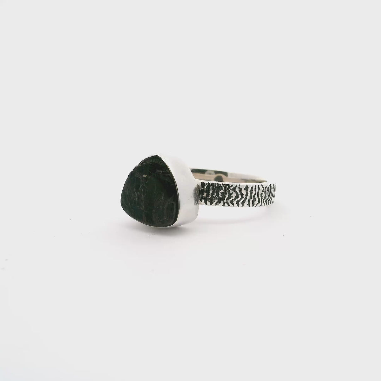 Shungite Ring - Triangle Sz9