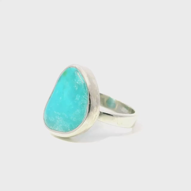 New Mexican Turquoise Ring - Polished Rounded Triangle Freeform Bezel Set in Simple 925 Sterling Silver sz6
