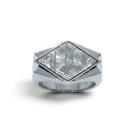Rare Earth Gallery sterling silver ring featuring a diamond-shaped Muonionalusta meteorite with Widmanstätten pattern